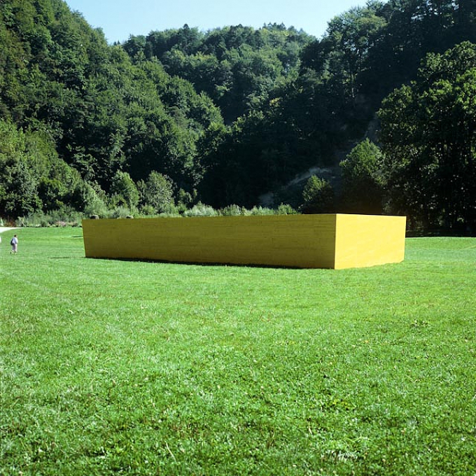 Lichtung, 4. Bildhauersymposion, Burgdorf, Schweiz, 1990, gelbe Schaltafeln, grünes Gerüstnetz, Stahlprofile; 18 x 2,7 x 17,5m